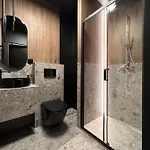 Gold Sleep We Wroclawiu Z Prywatnym Jacuzzi I Duzym Lozkiem アパート