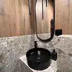 Gold Sleep We Wroclawiu Z Prywatnym Jacuzzi I Duzym Lozkiem *