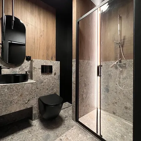 Gold Sleep We Wroclawiu Z Prywatnym Jacuzzi I Duzym Lozkiem アパート