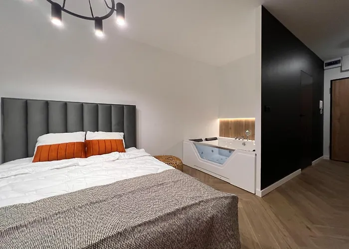 Apartment Gold Sleep We Wroclawiu Z Prywatnym Jacuzzi I Duzym Lozkiem